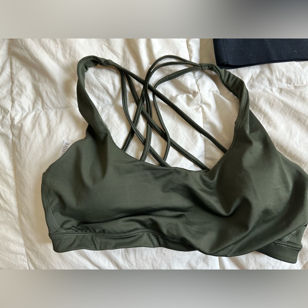 Workout Bras - Picture 4 of 4